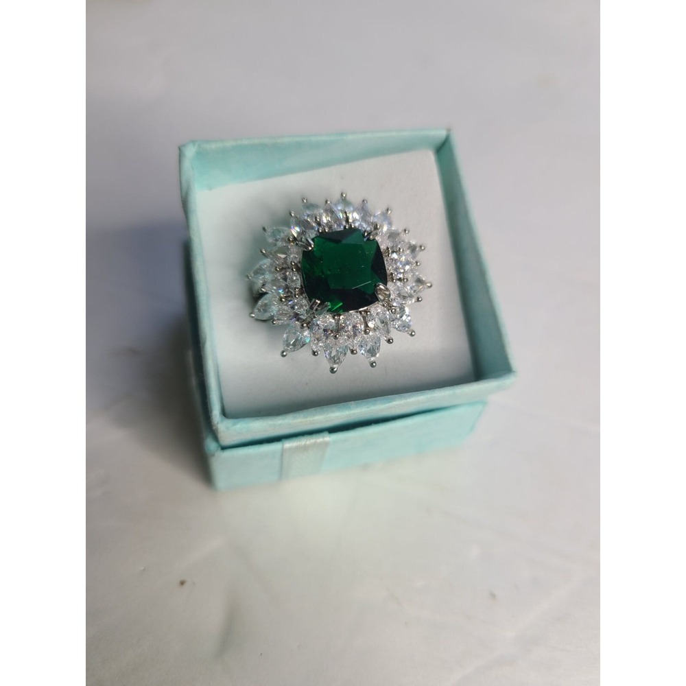 Elegant Simulated Emerald & Crystal Halo Ring Size 7.5 Silvertone - Picture 9 of 15